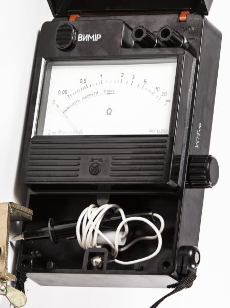 Омметр ЕС-0212 має два режими роботи: режим контролю наявності на об’єкті вимірювання напруги змінного струму від 0 до 380 V